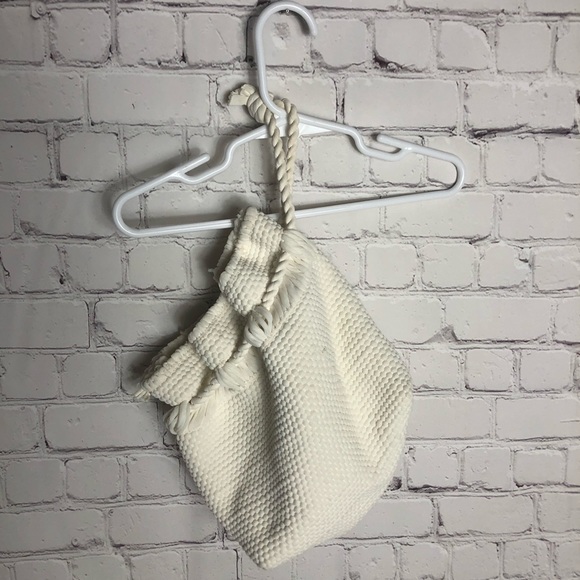 Macrame knotted cinch bag - Picture 1 of 4